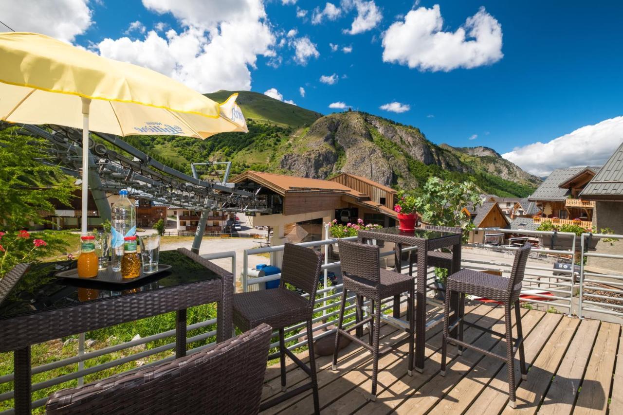 Hotel Les Essarts, Ussim Vacances Valloire Exterior photo